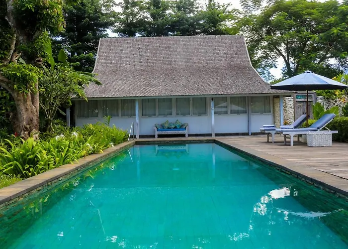 Chanteak Bali - White House 2 Bed & Breakfast *