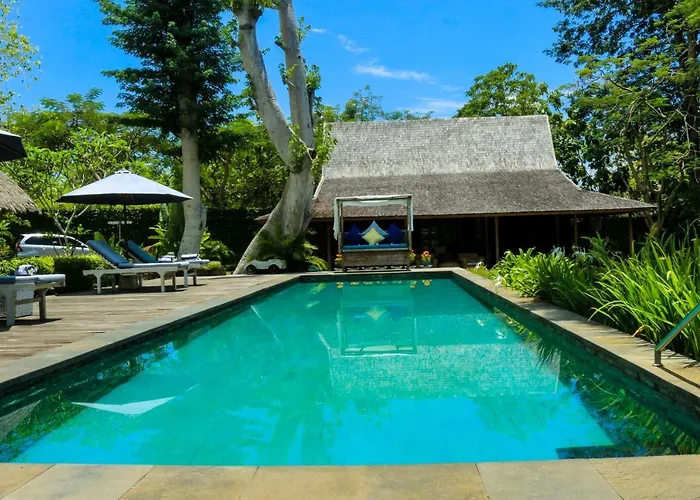 Chanteak Bali - White House 2 Bed & Breakfast