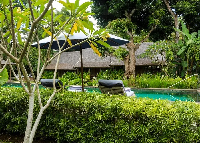 Chanteak Bali - White House 2 Bed & Breakfast