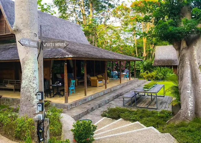 Chanteak Bali - White House 2 *