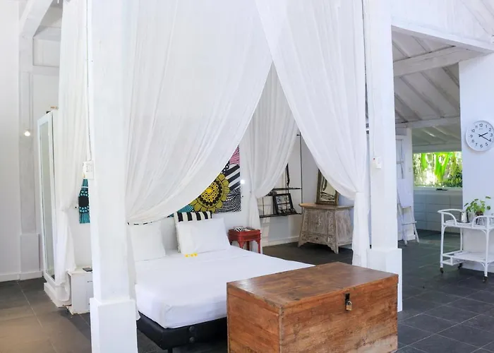 Chanteak Bali - White House 2